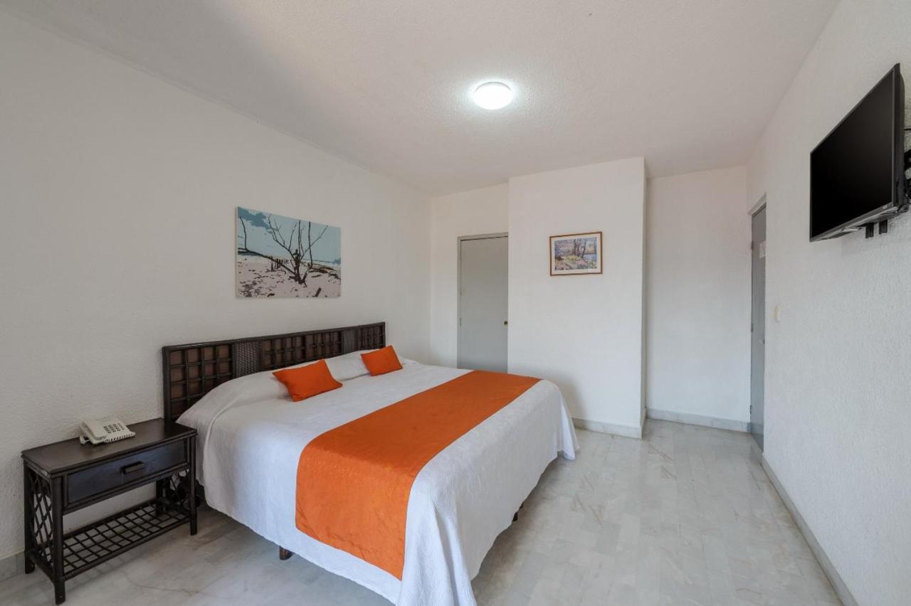 Hotel Imperial Laguna Faranda Cancun Exterior photo