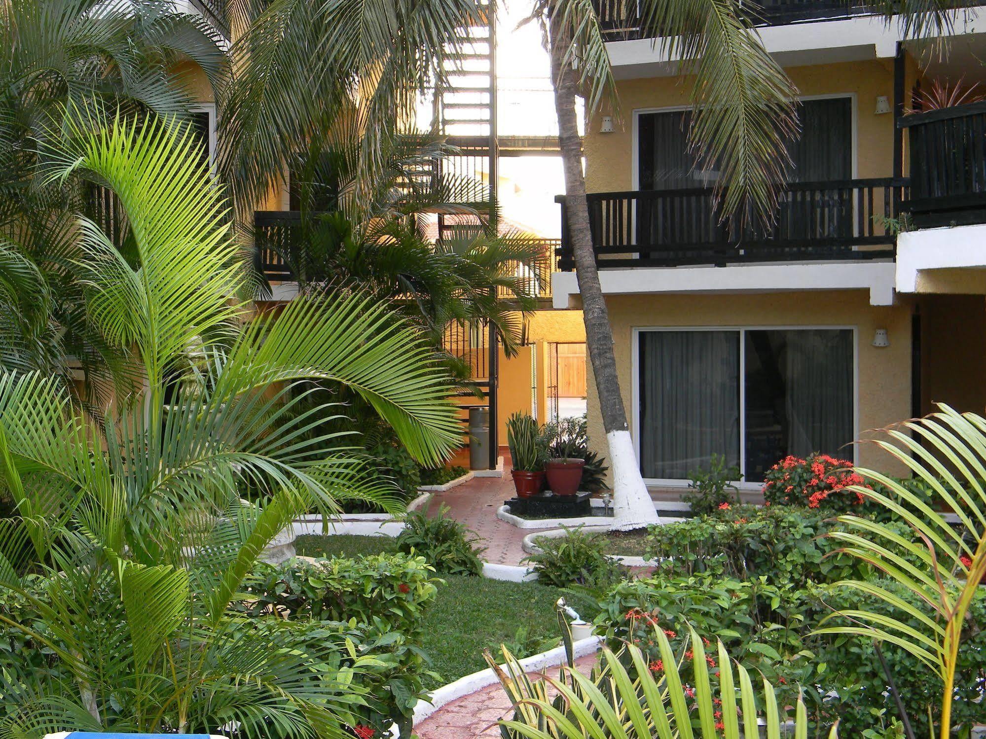 Hotel Imperial Laguna Faranda Cancun Exterior photo